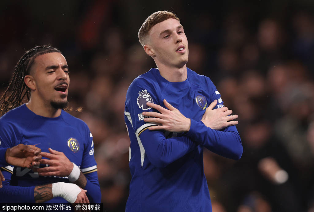 斯坦福桥终现“蓝血”底色:少打一人半场三球逆转,切尔西4-3绝杀曼联