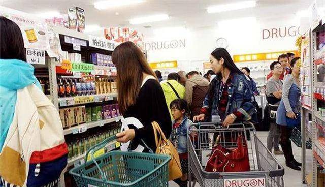 完美电竞日本人赴华旅游都会买香烟和水果这背后究竟是为什么呢？