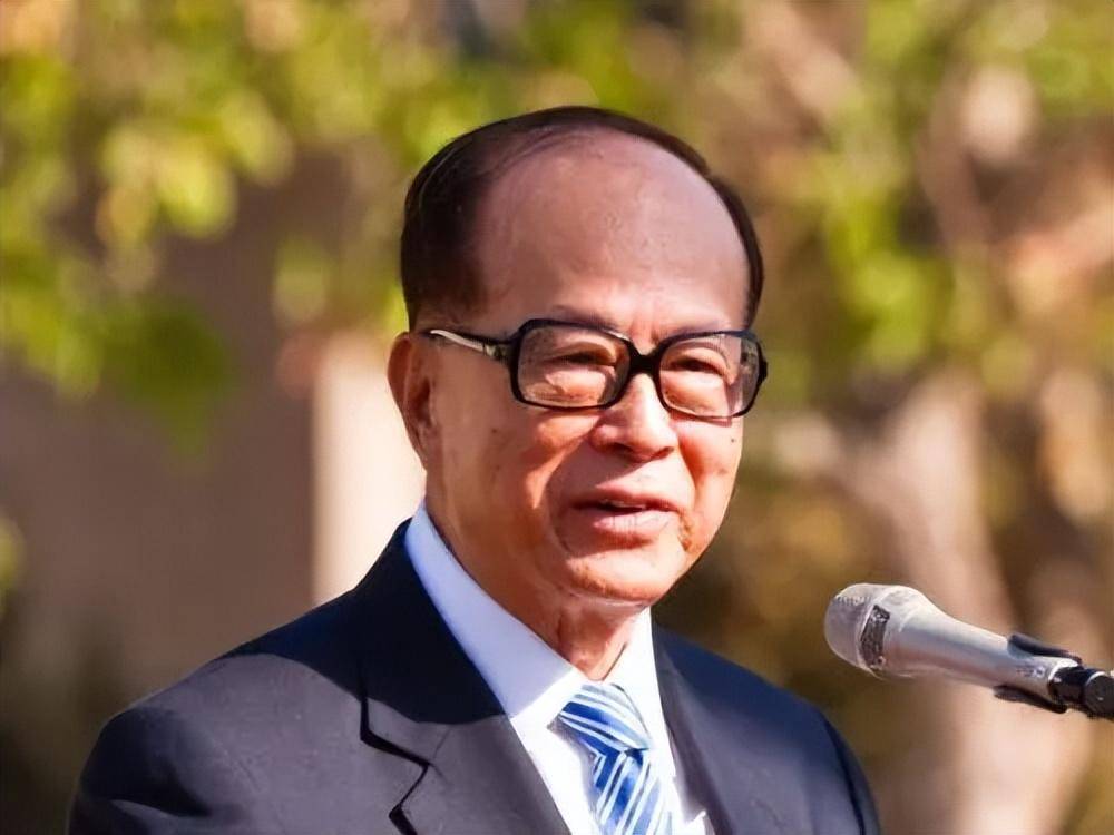 原创李嘉诚赢麻了，接连迎来三个好消息