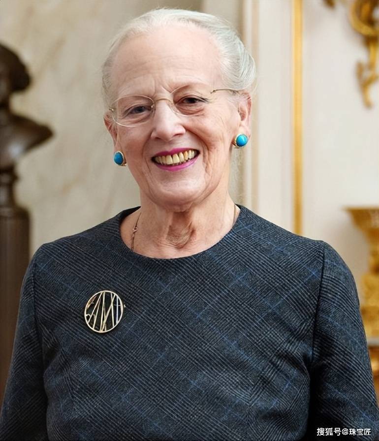 世界上最后一位女王退位!78岁为自己设计棺材超长待机52年成行走的珠宝箱开云网站 Kaiyun(图63)