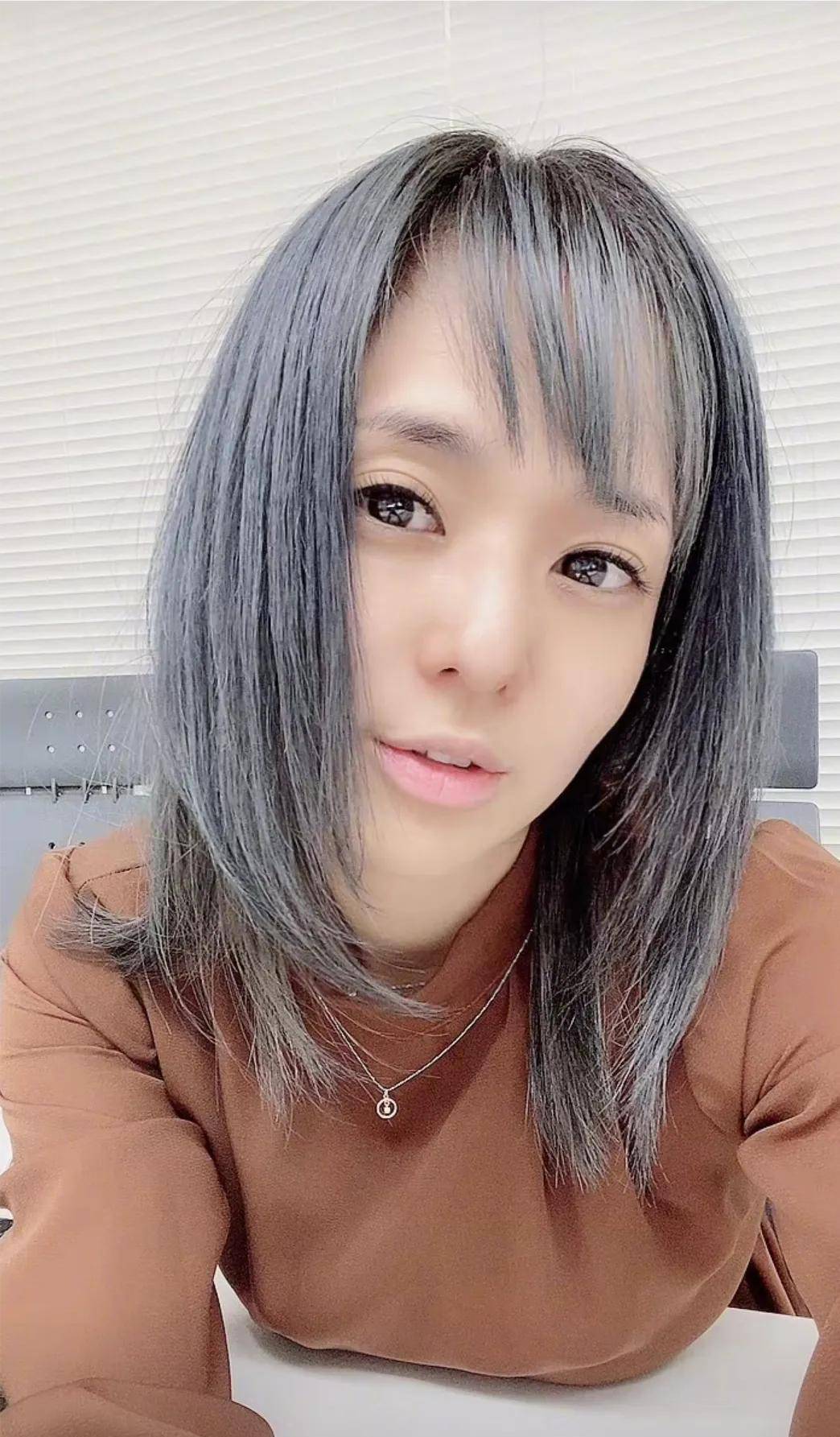 苍井空晒全家福为宝宝庆生,40岁的她身材不走样,自爆还想生娃