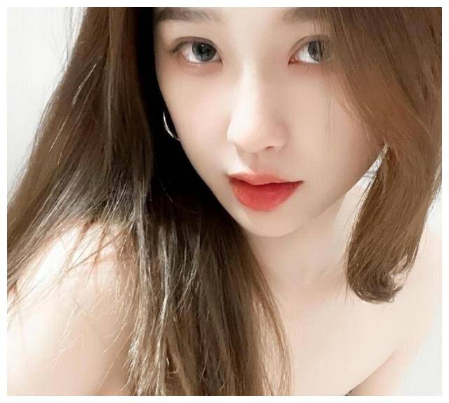 虞书欣博眼球毫无辜 火爆热搜 老赖新闻引发热议
