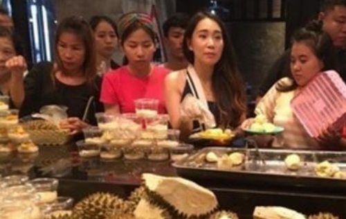 泰国水果自助被中国吃货“扫荡”老板哭诉游客:供完美电竞不起别开啊(图4)