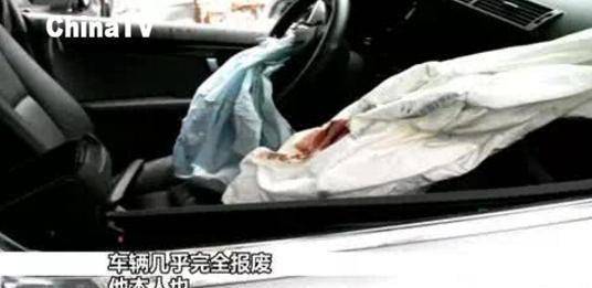 原创原创12年前出车祸致颅内出血，走过鬼门关的冯绍峰，会这样做也不意外