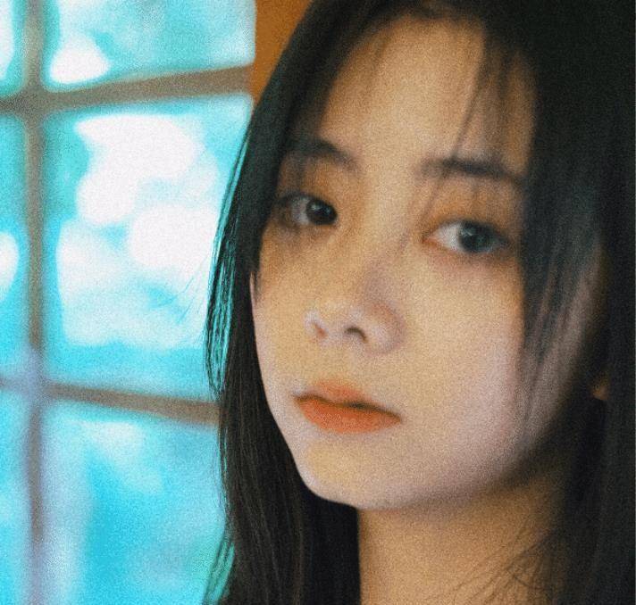 原创谭松韵晒写真迎31岁生日，复古少女感满满，谁知颜值状态更吸睛