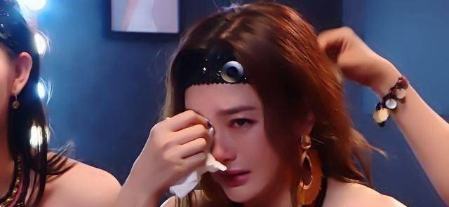 成年人的崩溃,往往只在一瞬间