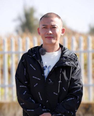 原创曾被黄晓明抢走“杨过”，因打架入狱数月，聂远如今过得怎样？