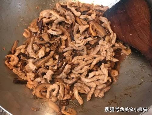 超好吃的台湾香菇肉丝油饭，口感Q弹，制作秘法教你一次学会！