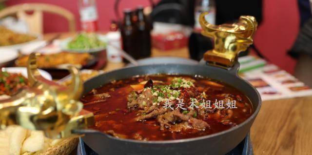 春熙路最火爆的川菜馆来西安了，一道招牌菜饱受争议