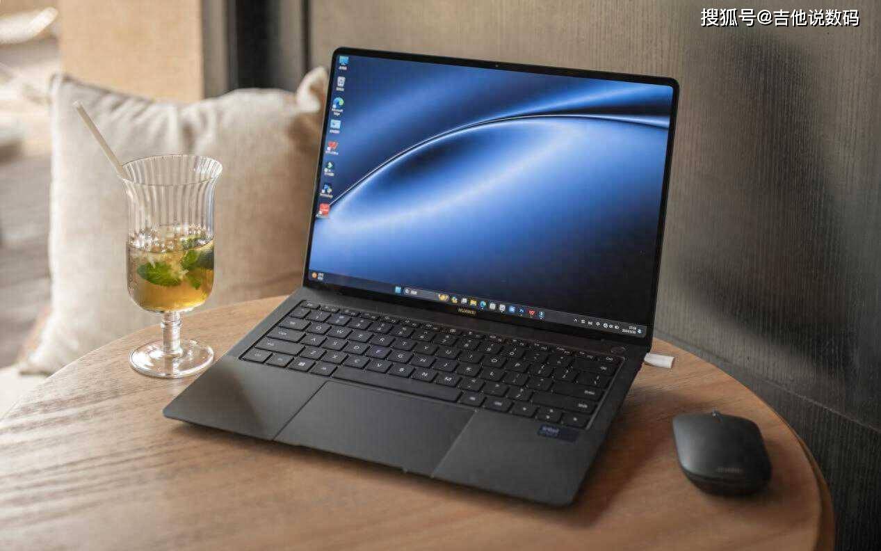 新款华为MateBook X Pro体验测评：上班族的智慧办公神器