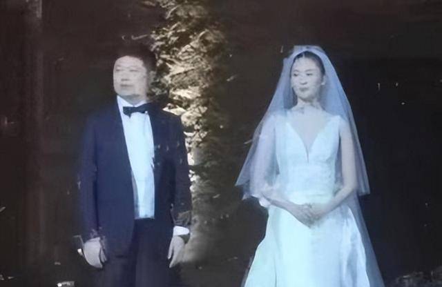 原创分手19年后，再看张默、童瑶的各自境遇，两人差距一目了然