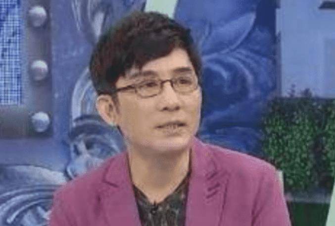 原创从当红歌星落魄到街头卖唱，粘上毒品后选择身亡，一周无人晓