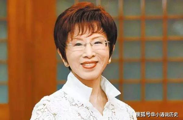原创60年代，洪秀柱的少女时代，一张罕见的留影，看起来英姿飒爽