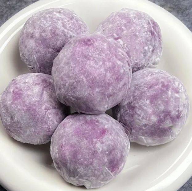 紫薯雪媚娘：细腻滑嫩，甜而不腻