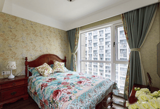 138㎡美式三居室设计，全屋实木装饰，墙纸还用碎花壁纸(图5)