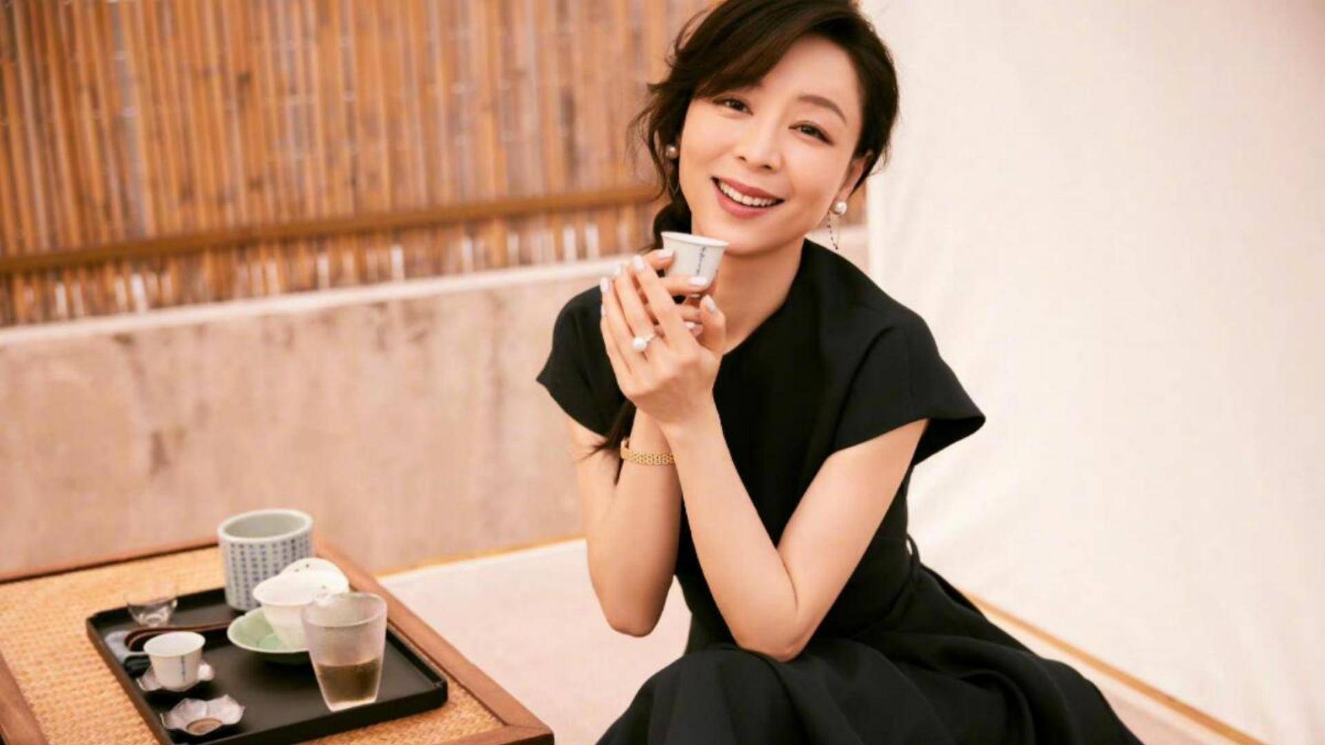 原创从小周迅到素食打脸达人，为什么张静初把自己活成了一个笑话？