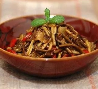 茶树菇的19道做法，尝一口回味无穷，不愧为煲汤的好食材！