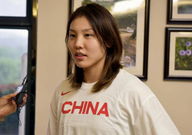 中国女篮最新17人名单发布，郑薇调整名单，老将重返队伍