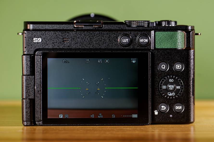 松下LUMIX S9首发评测：不足一斤重复古无反相机谁能不爱