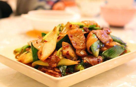 湖南剁椒鱼头秘制教程：家常也能做顶级湘菜！
