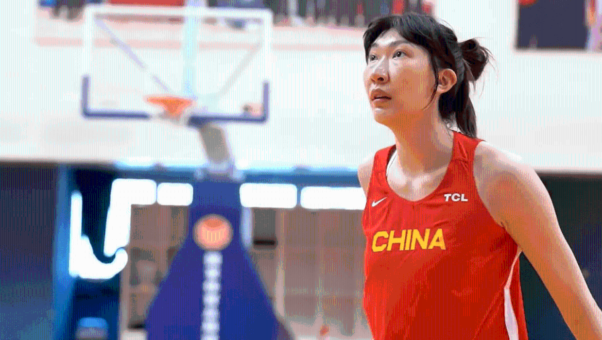 中国女篮33人赴海外拉练，李梦变乖乖女，武桐桐调皮，韩旭上强度
