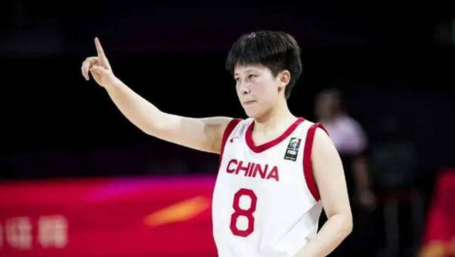 中国女篮U18亚洲杯首战大胜印尼，张子宇表现出色但暴露三大问题