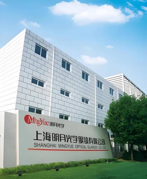 经纬六合(02477)涨4725%控股股东向恒峰国际出售199%公司股权及“年经济”红红火火年货“新名堂”频出点燃消耗“热引擎”，经纬六合(027)获控股股东集团出售合计12亿股公司股份
