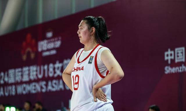 张子宇独力支撑，中国女篮半场对阵澳大利亚4942