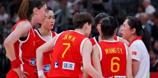 中国女篮热身赛三连败：韩旭独挑大梁，队伍仍需调整与新人崛起