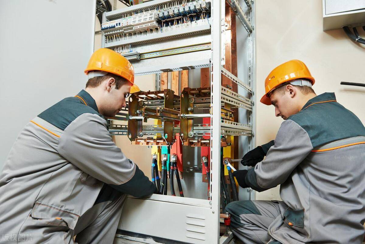 一分钟！带你了解电工证书报考限制、就业方向、报考方式。