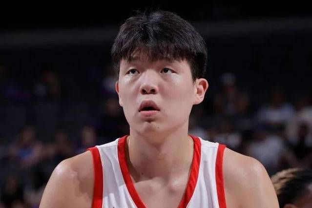 就在刚刚！中国男篮51分惨败，杨瀚森成最后遮羞布，2将理应走人