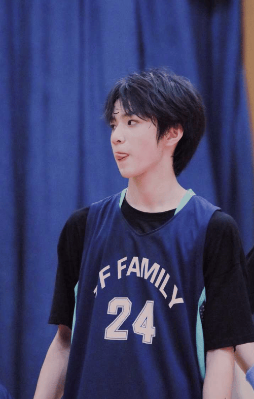 小编评价:刘耀文舞蹈实力和说唱实力在团内比较强，未来在这方面可以有所