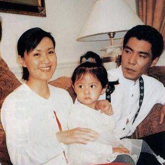 28岁封后,37岁净身出户,61岁形容枯槁,初代北影校花的人生如戏？