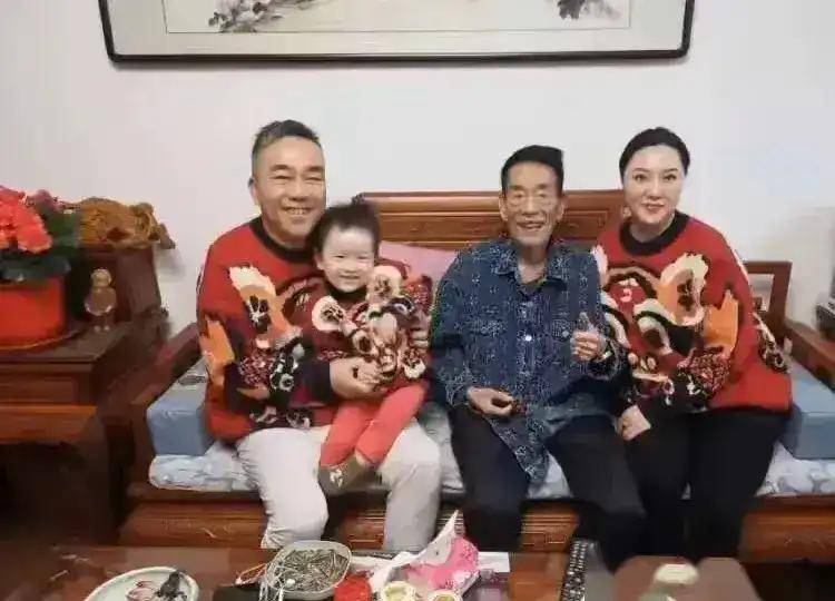 原创杨议爆猛料，都是孟真背后设计和谢雷是一伙，杨议损失惨重，吓人
