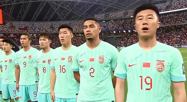 原创国足对阵日本全新阵型曝光，王大雷再任队长，7人首发无悬念