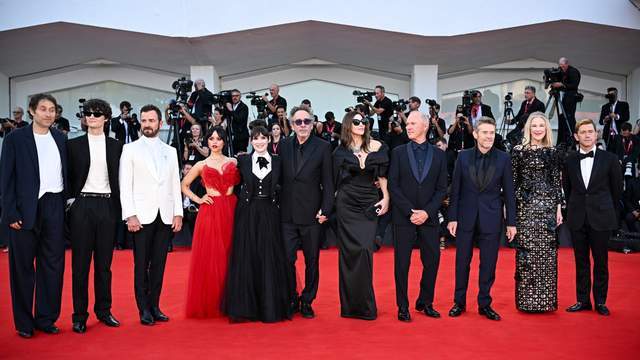 原创 布拉德皮特、安吉丽娜朱莉 、嘎嘎小姐:明星冷落电影节媒体引抗议-布拉德皮特和安吉丽娜朱莉有几个孩子了