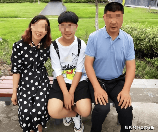 原创 云南男生考700分上北大被父亲暴揍,报警后才知道父亲的真实身份-云南考上北大的人有多少