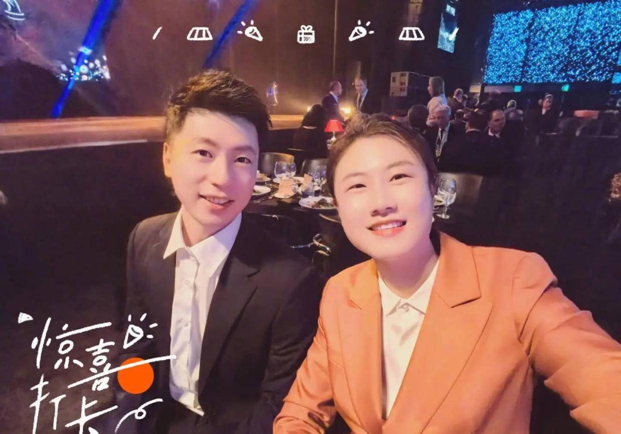丁宁发合影庆祝马龙荣获国际奥委会杰出运动生涯奖:兄弟 恭喜你!