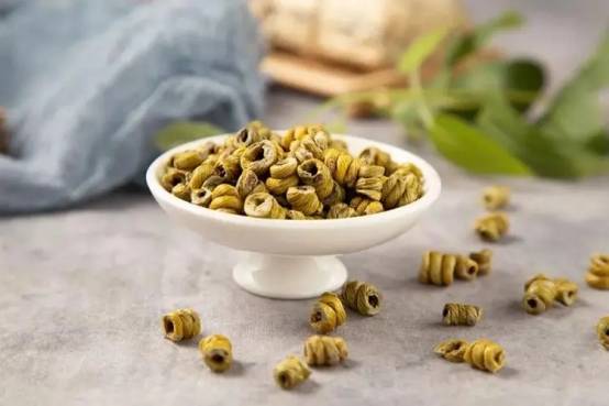 霍山石斛十大功效，如何最大化霍山石斛的健康潜力：与食用艺术