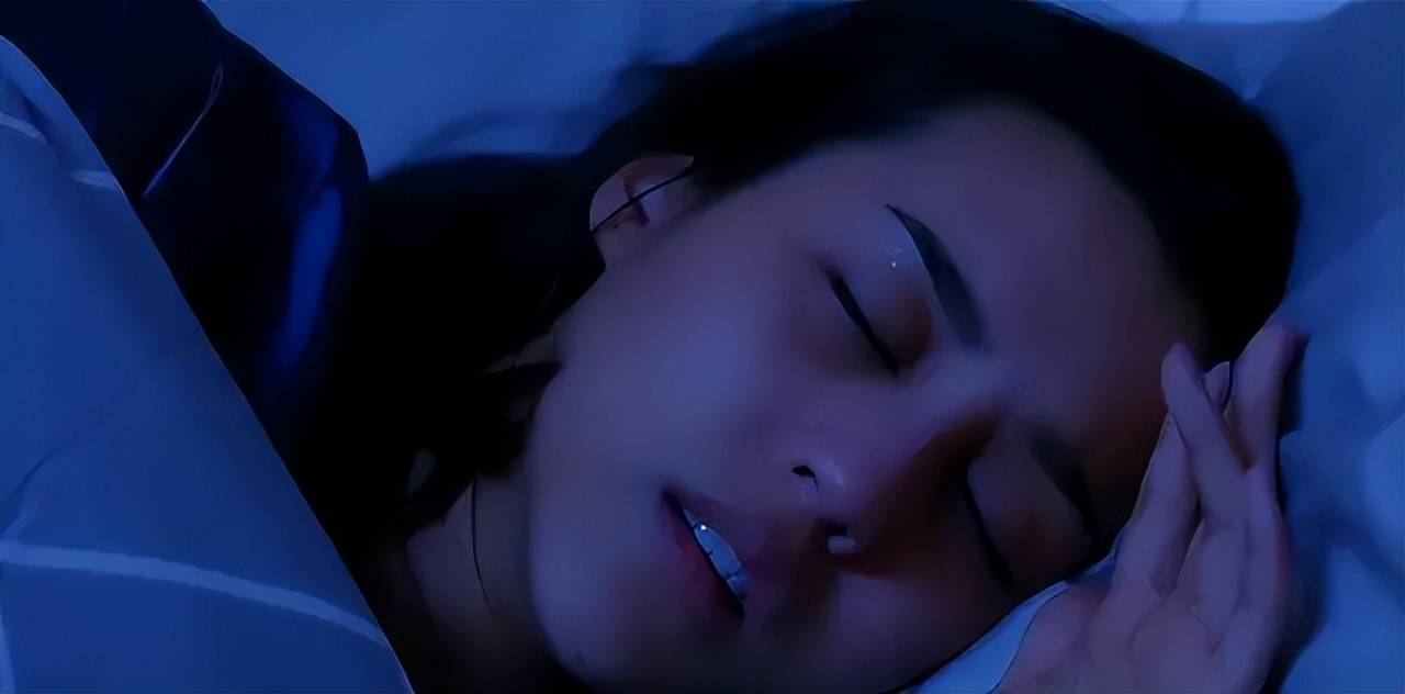 香港r级大尺度电影《烹夫》：揭秘90年代香港犯罪片中的情欲与复仇，你看过吗？