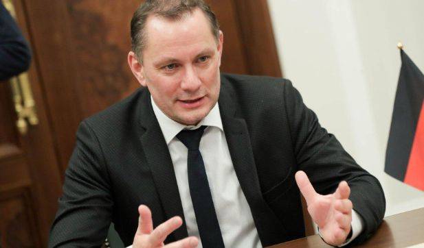 俄胜局已显！德国选择党向北约“摊牌”：接受并尊重俄罗斯的利益！