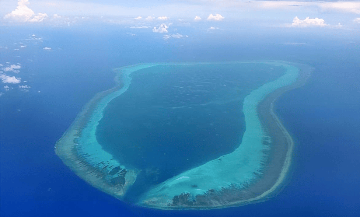 一场激烈交锋后,解放军升起五星红旗!拜登不死心,美航母杀了个回马枪 一场激烈交锋后,解放军升起五星红旗!拜登不死心,美航母杀了个回马枪