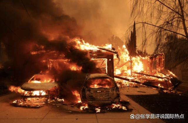 10万人举家逃亡之际，拜登不合时宜公布好消息，“现世报”马上来