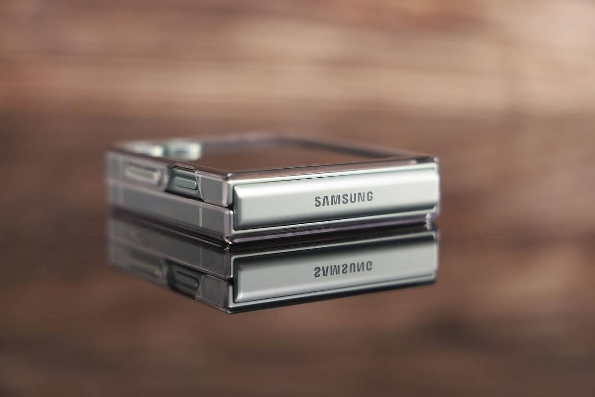 欧博体育三星Galaxy Z Flip6荣获科技视讯年度最佳折叠屏手机(图8)