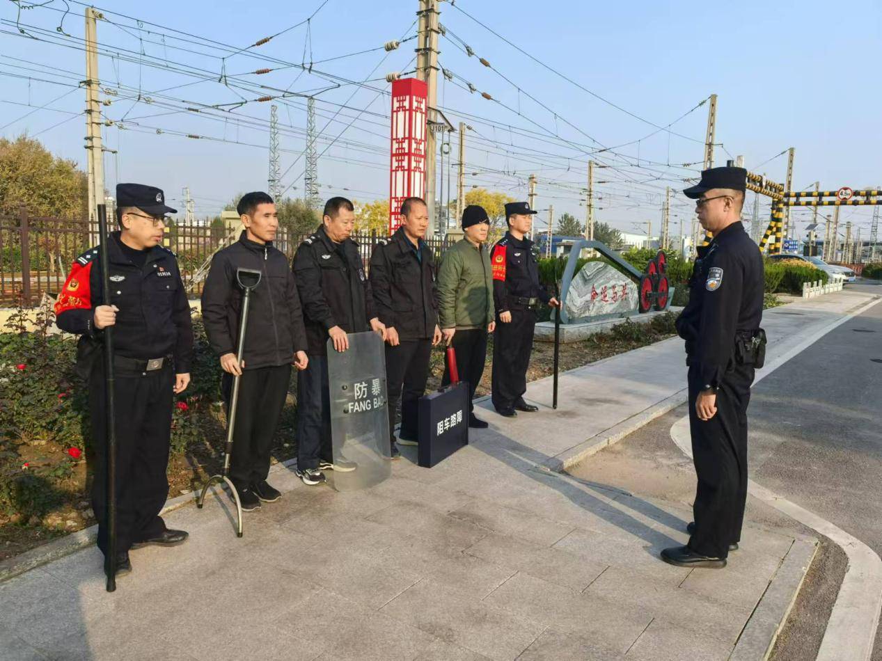 邯郸南站派出所强化查隐患、防风险、护稳定全力护航2025年春运 邯郸南站派出所强化查隐患、防风险、护稳定全力护航2025年春运