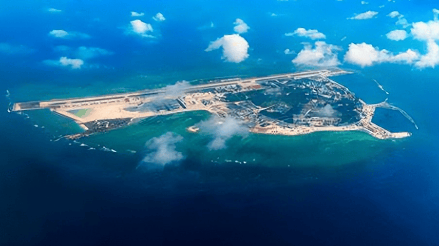 美军敢来，奉陪到底？解放军海空兵力出动，黄岩岛有大动作，事不简单
