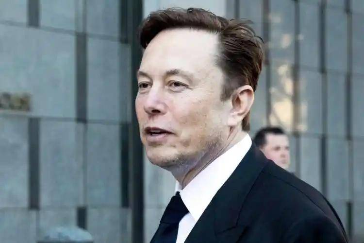 衝撃速報！イーロン・マスク、ゼレンスキー解任を暴露！？裏に隠された闇を徹底解剖！【国際ニュース/エンタメ】