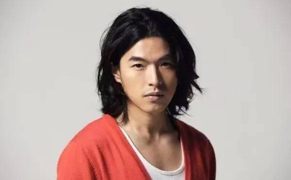 男明星李威杀人保释后首发声，称因果业力来了，网友直呼看不懂