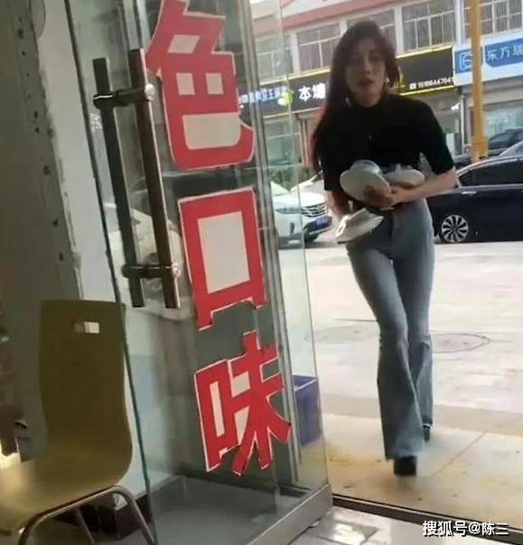 大瓜！莱州烧烤店网红老板娘火了私聊时被录屏知情人曝细节？网红爆料免费吃瓜