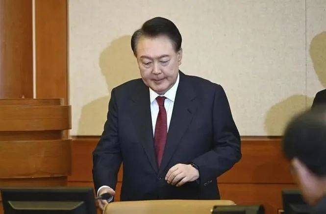 “总统下台”突然响彻国际!中方使馆遭冲击,关键时刻李在明对华表态 “总统下台”突然响彻国际!中方使馆遭冲击,关键时刻李在明对华表态